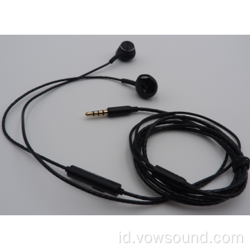 Earbud berkabel di Headphone Telinga dengan Mikrofon